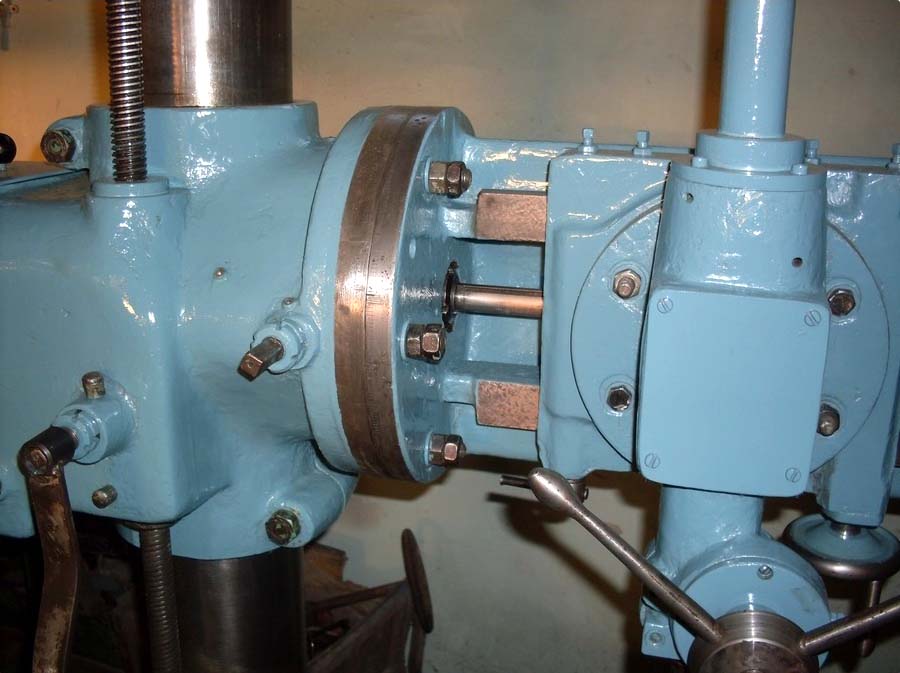 Фото радіально-свердлувального верстата 2А592 Фото радіально-свердлувального верстата 2А592